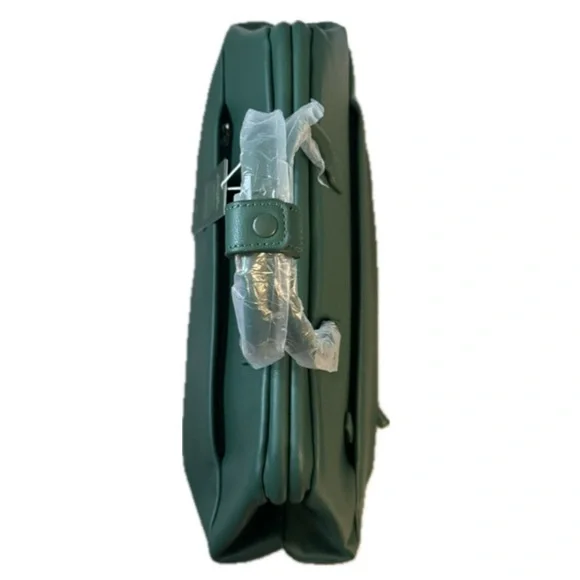 Beis The Weekender In Wicked Green nwt - Picture 3 of 5